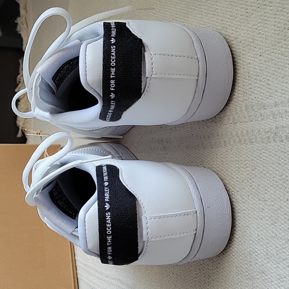NEW!! Adidas Superstar sneakers - Picture 3 of 8